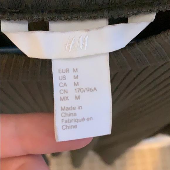 Fitted H&M olive green top - Picture 2 of 2